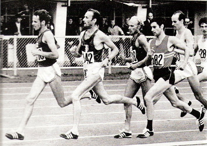 LASSE VIREN RUNNER 1972-76 OLYMPIC GOLD MEDALIST  1978 FOCUS ON SPORTS CARD 